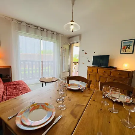 Butterfly - Piscine - Tennis - Parking