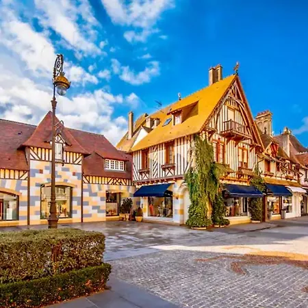 Butterfly - Piscine - Tennis - Parking