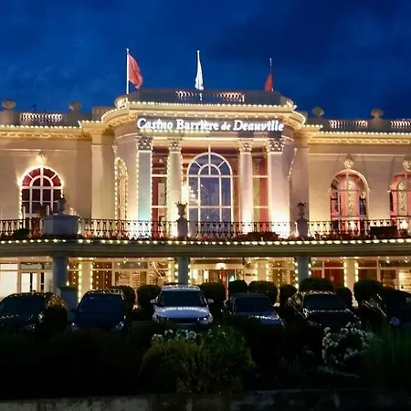 Butterfly - Piscine - Tennis - Parking